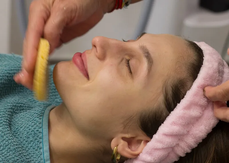 Tratamiento láser con limpieza facial en Valencia