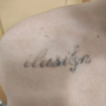 Tatuaje Andrea Garte cuarta sesión hombro